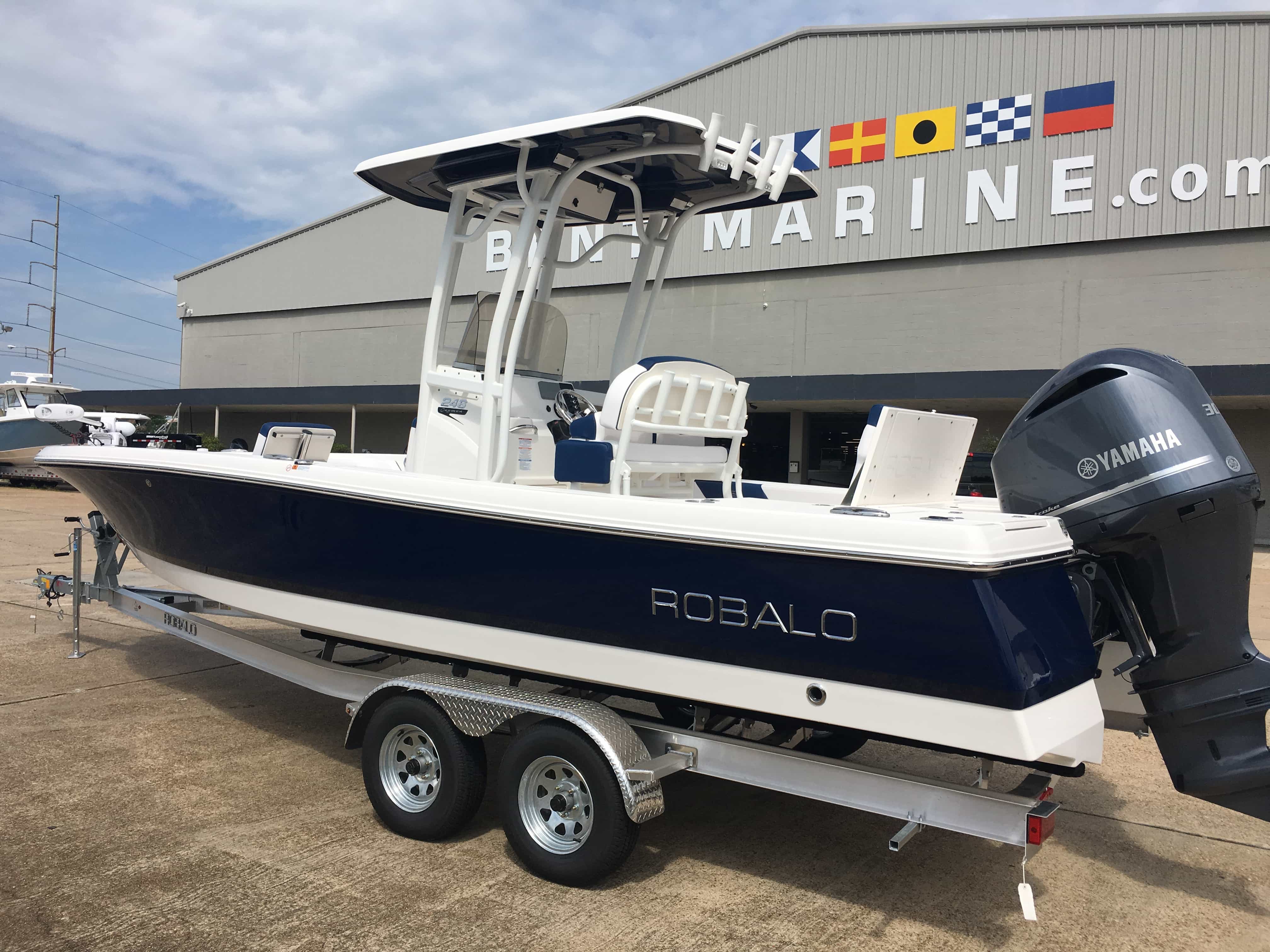 Robalo Boats