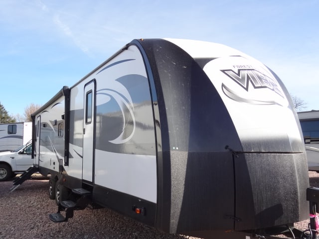 USED 2018 FOREST RIVER VIBE 278RLS