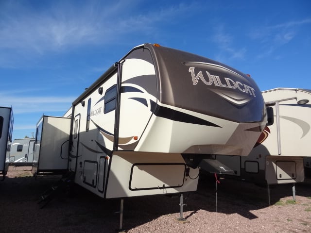 USED 2019 FOREST RIVER WILDCAT 28 SGX