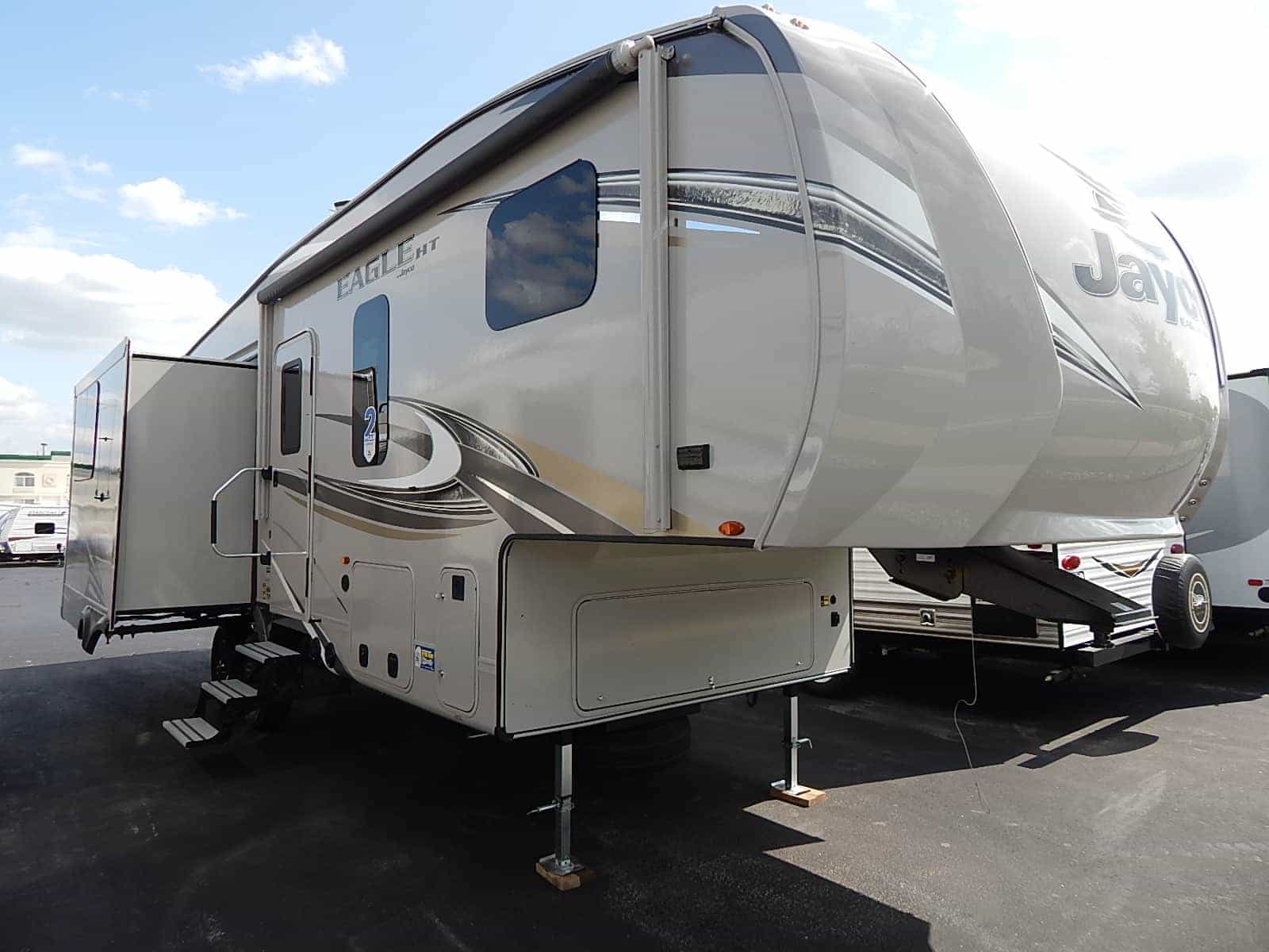 Fifth Wheels For Sale Chicago 5th Wheel Towable Trailers Ricks RV