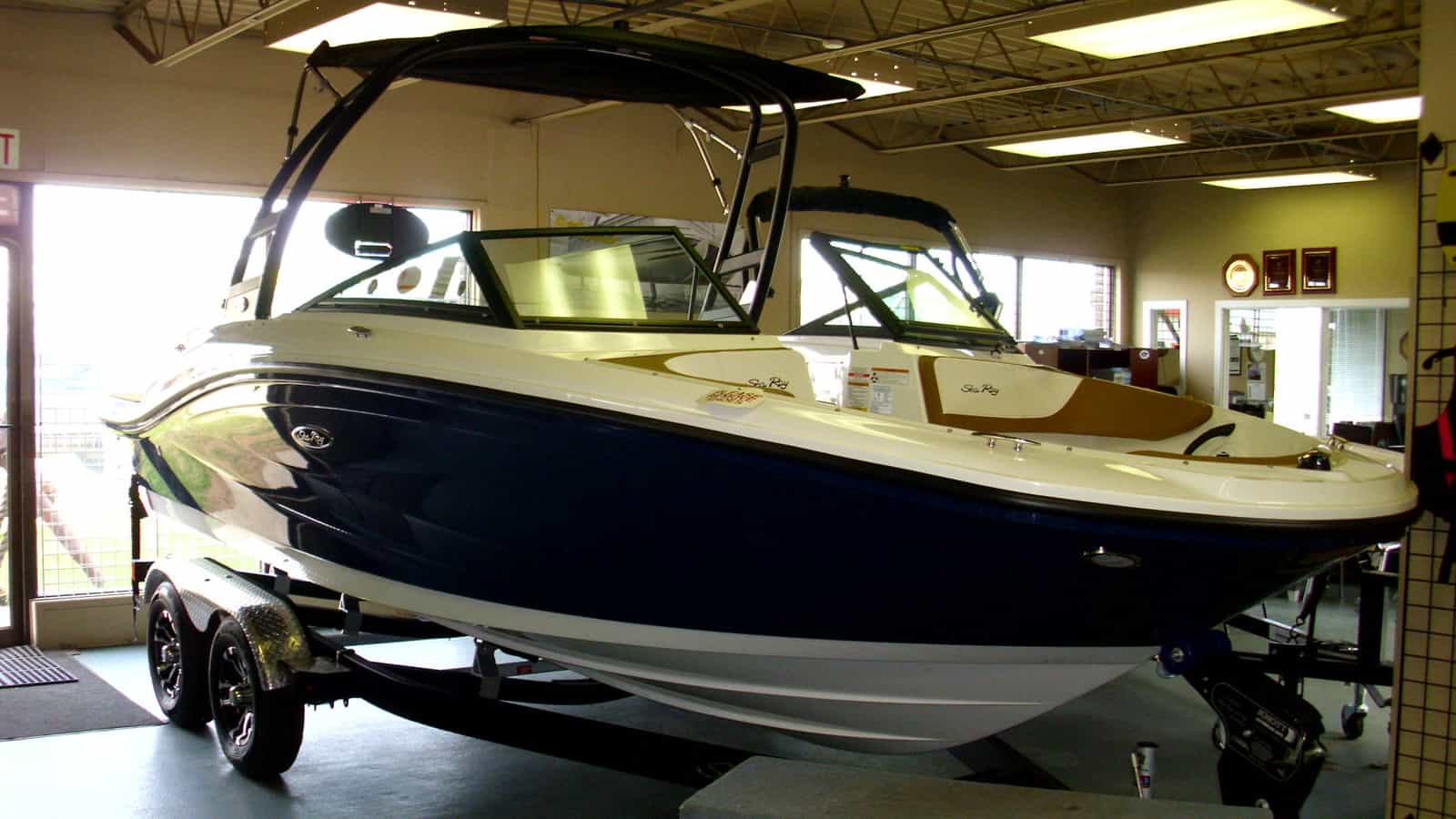 NEW 2018 Sea Ray 190 SPX Watersports Tower | EDMONTON, AB